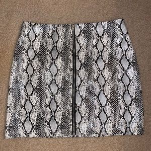 Leather snakeskin FashionNova skirt